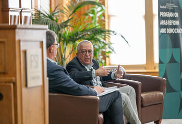 Dr. Salam Fayyad, former prime minister of the Palestinian Authority, in conversation with Larry Diamond, FSI's Mosbacher Senior Fellow in Global Democracy, at an event hosted by CDDRL's Program on Arab Reform and Democracy.